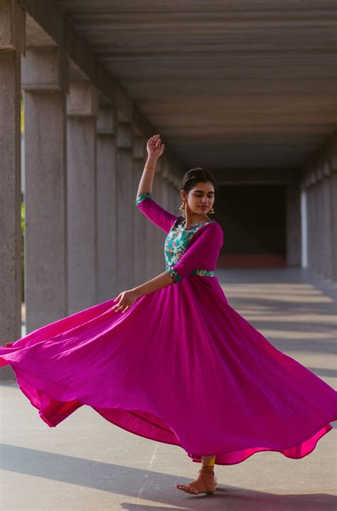 Tiya Pink – Tamara