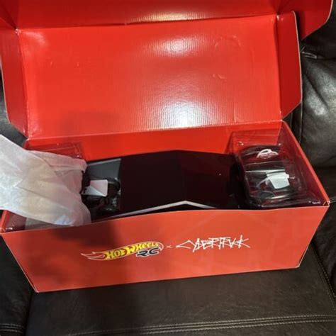 Hot Wheels Tesla Cybertruck And Cyberquad Rc Kit Silver Gyd