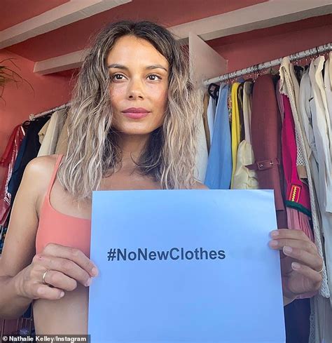 Australian Actress Nathalie Kelley Poses Completely NUDE In Nature For Powerful Statement