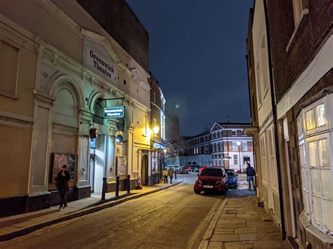 How to find a deal at Greenwich Premier Inn during the holidays 16