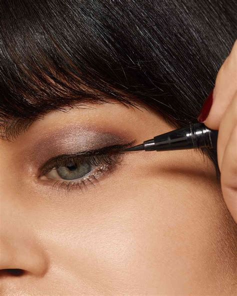 How To Properly Apply Eye Makeup