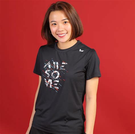 Ngắm vẻ đẹp của hot girl cầu lông Việt Nam chuẩn bị dự SEA Games