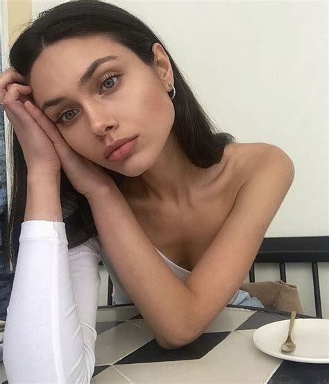 𝐨𝐝𝐞𝐥𝐢𝐚 Latina aesthetic hair Victoria Aesthetic hair