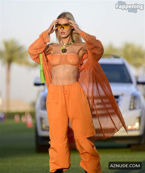 Joy Corrigan Sexy Flaunts Her Mesmerizing Tits And Figure At The Coachella Festival In Indio