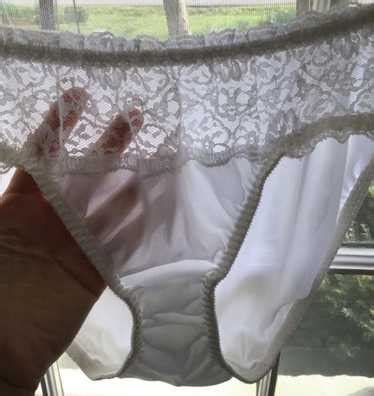 Vintage Warners Very Lacy Bikini Panties Sz 6 Shin Gem