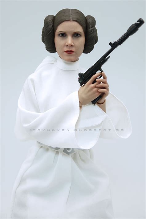 Toyhaven Review Hot Toys Star Wars A New Hope Th Scale Princess Leia Collectible Figure