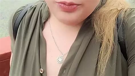 Loira Gordinha Milf Mostra Fofas Mamas Pequenas Mamilos Grandes Ao Ar Livre Xhamster