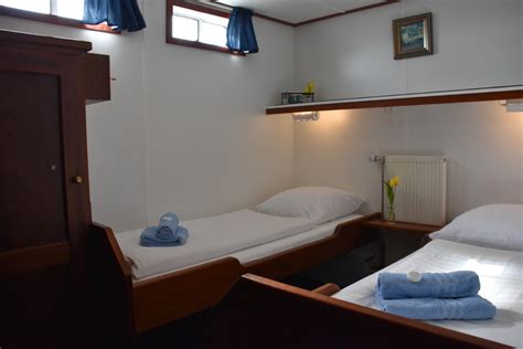 Flora - Van Gogh Tours