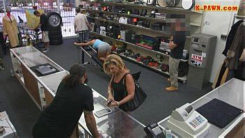 Chica Musculosa De Tetas Grandes Da La Cabeza Y Follada En La Casa De Empe Os Xvideos