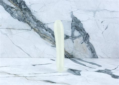 Crystal Dildo Isabella Witte Jade Bol