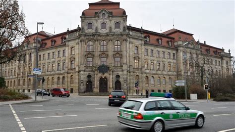 Gericht Sieht Schweren Sexuellen Missbrauch Aber Auch Eine Liebesbeziehung Sex Mit Einer