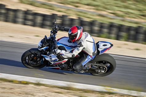 Motomobi News Bmw M R Superbike Berwujud Naked Roadster Motomobi News