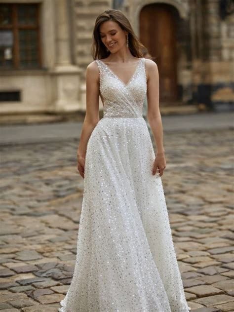 Купить свадебное платье в интернет-магазине «Ваниль» в Москве