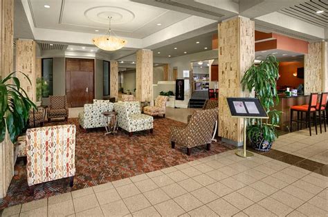 Crowne Plaza Columbus North- Worthington, an IHG Hotel Bar or Lounge ...