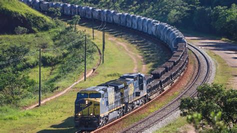 Trem De Carga Geral Destino Ao Estado De S O Paulo Passando Pela