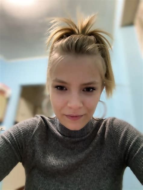 Sexy Blonde Annie 2024 02 16 135032