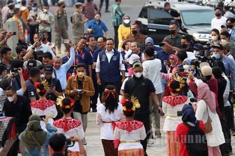 Anies Baswedan Resmikan Taman Literasi Martha Tiahahu Foto