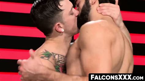 Beautiful Hunk With A Big Dick Hammers A Dude S Ass In A Wild Ride