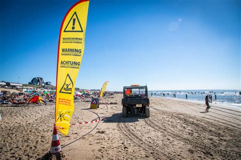 Rode Vlag Op Het Strand Dit Is De Betekenis Van De Verschillende