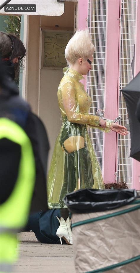 Maisie Williams Sexy Flashes Her Nude Tits On The Set Of Sex Pistols 2 AZNude