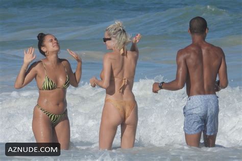 Caroline Vreeland Shows Off A Very Thin Bikini While On Vacation In Tulum Aznude