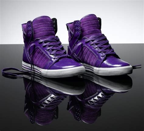 С чем носить фиолетовые кроссовки женские (97 фото)