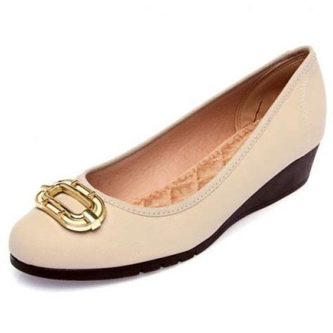 Sapato Feminino Moleca Anabela Baixa Nude Compre Agora Cabana Magazine