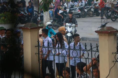 Hàng trăm hot girl giang hồ mạng học sinh đến xem xử Khá Bảnh