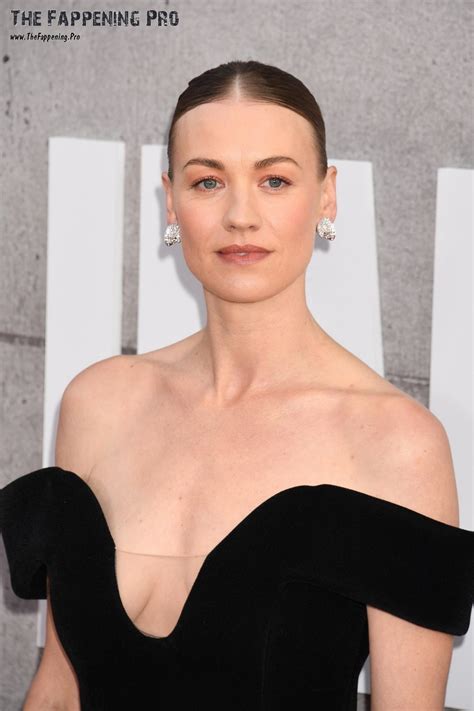 Yvonne Strahovski Expsoed Tits In Deep Cleavage Photos Fappeningtime