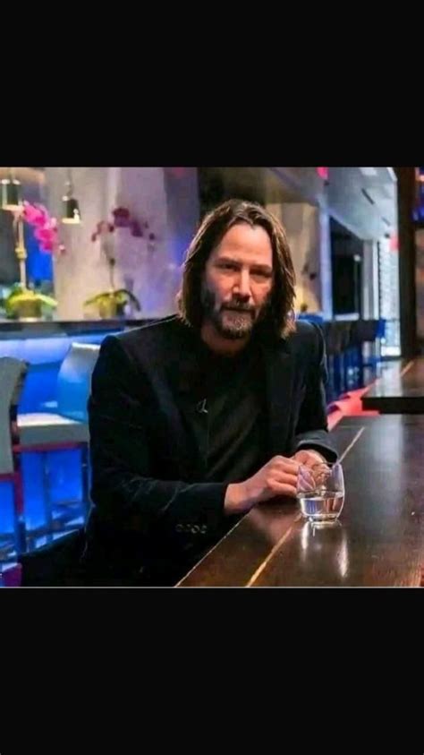 Estela Adl Kullan C N N Keanu Reeves Panosundaki Pin