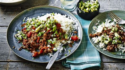 Spicy chilli con carne with guacamole recipe - BBC Food