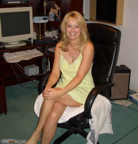 Wife Stripping Naked Mobile Homemade Porn Sharing