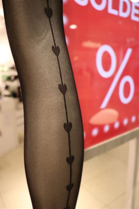 Collants Saint Valentin Calzedonia Passage Cordeliers