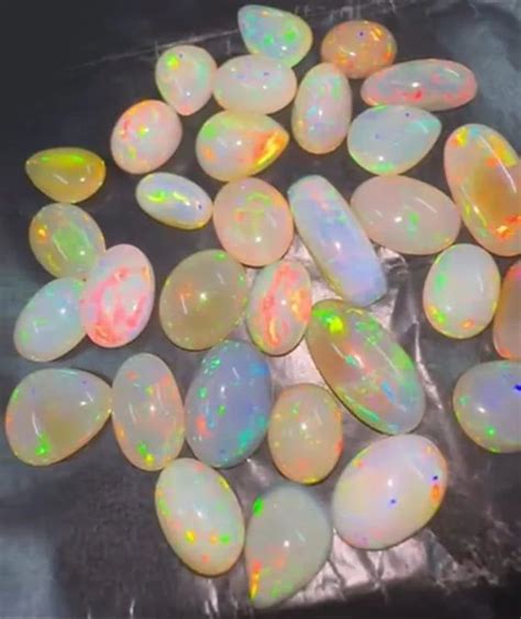 Multicolor Oval Ethiopian Opal Gemstone At Rs Carat In Jaipur Id