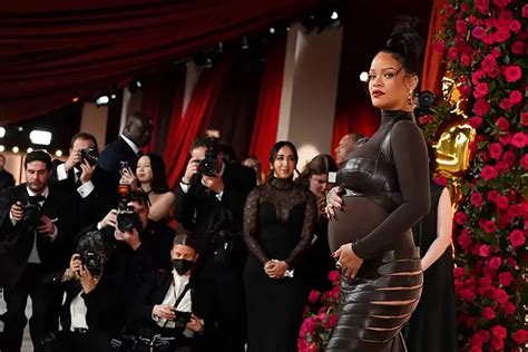 Rihanna Y A Ap Rocky Dan La Bienvenida A Su Segundo Bebé Que Nació Hace 3 Semanas