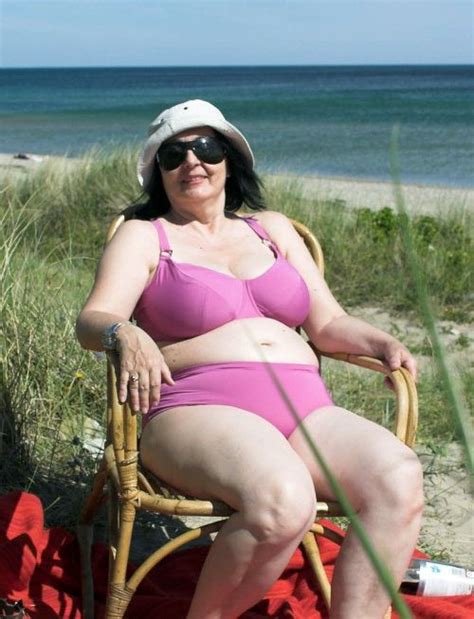 Mature Swimsuit Pics Photo