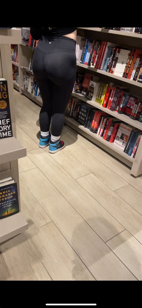 Amazing Ass In Black Leggings First Post Spandex Leggings Yoga Pants Forum