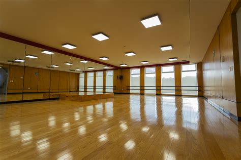 Encuentra Paz y Equilibrio con Yoga | San Francisco Country Club