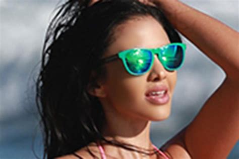 Playboy Model Flashes Pretty Much Everything As String Bikini Fails To Cover Privates Daily