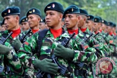 Pangdam Serahkan Honai Bantuan Panglima Tni Antara News Bangka