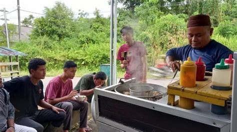 Cerita Pedagang Bakso Keliling Naik Haji Setelah Belasan Tahun Menabung