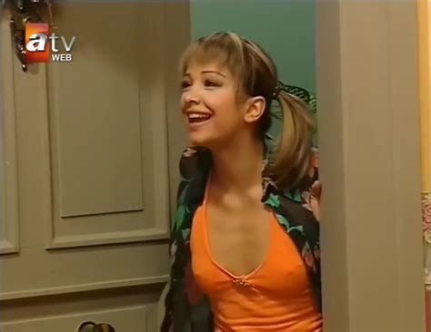 Naked Evrim Akin In Avrupa Yakasi