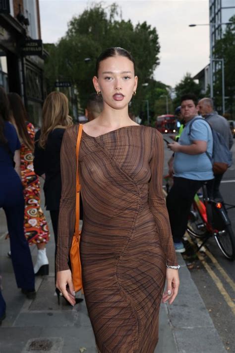 Jessica Alexander Flaunts Her Nude Tits As She Attends Ivy Asia Restaurant Launch In London