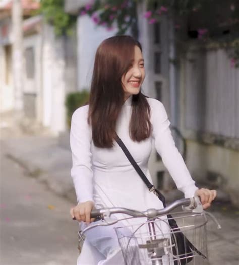 S C Trong T O D I Tr Ng Tinh Kh I C C Hot Girl Esports Ho N Ng Th Trong S Ng