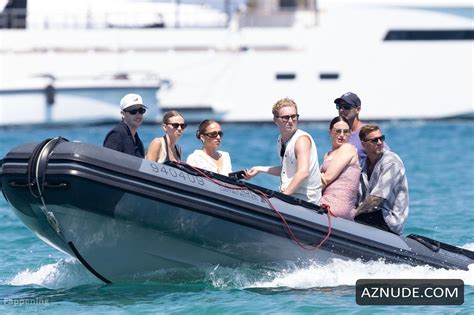 Tate McRae Sexy Spotted In A Sizzling Bikini On A Yacht For Her Birthday At Pampelonne Beach In