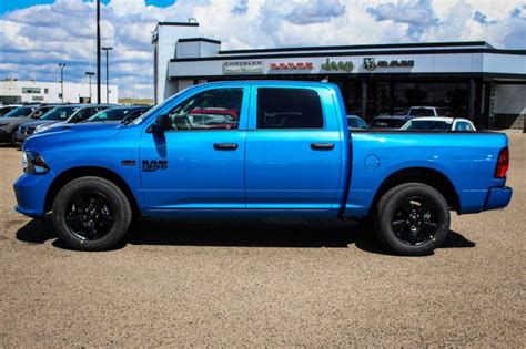 New 2019 Ram 1500 Classic Express Blackout Crew Cab Crew Cab Pickup In Knight Dodge 5k309