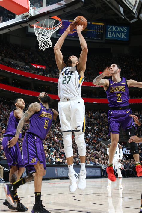 NBA On Twitter Donovan Mitchell Powers The Utahjazz Past LAL At Home