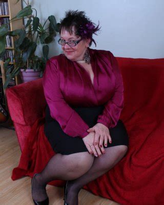 Big Breasted British BBW Playing All By Herself Porn Pictures XXX Photos Sex Images