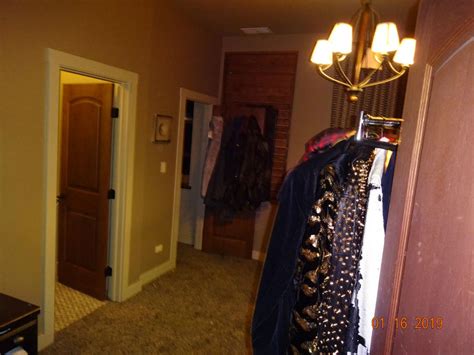 SEE IT Inside Of R Kellys Alleged Sauna Equipped Sex Cult Studio Crime Online