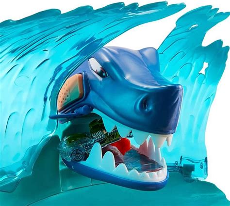 Hot Wheels Batalla En La Playa Tiburon GoStore